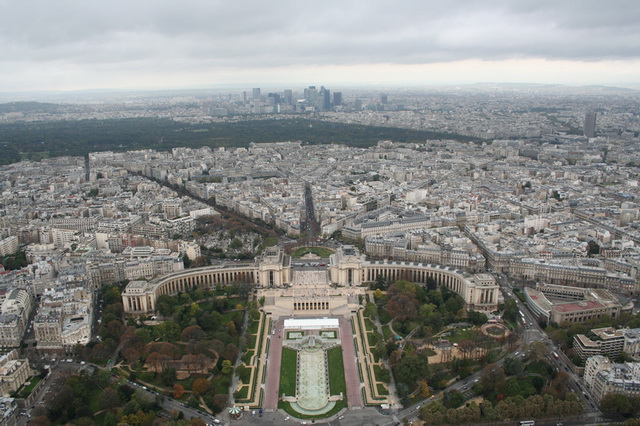 Vue depuis la Tour Eiffel, le Trocadro et la Dfense